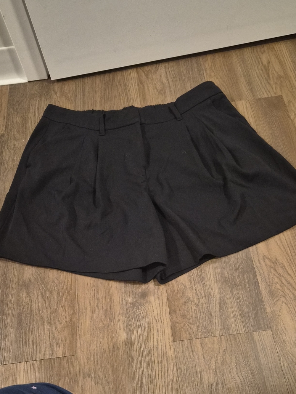 American Eagle Outfitters Black Pleated Skort Shorts